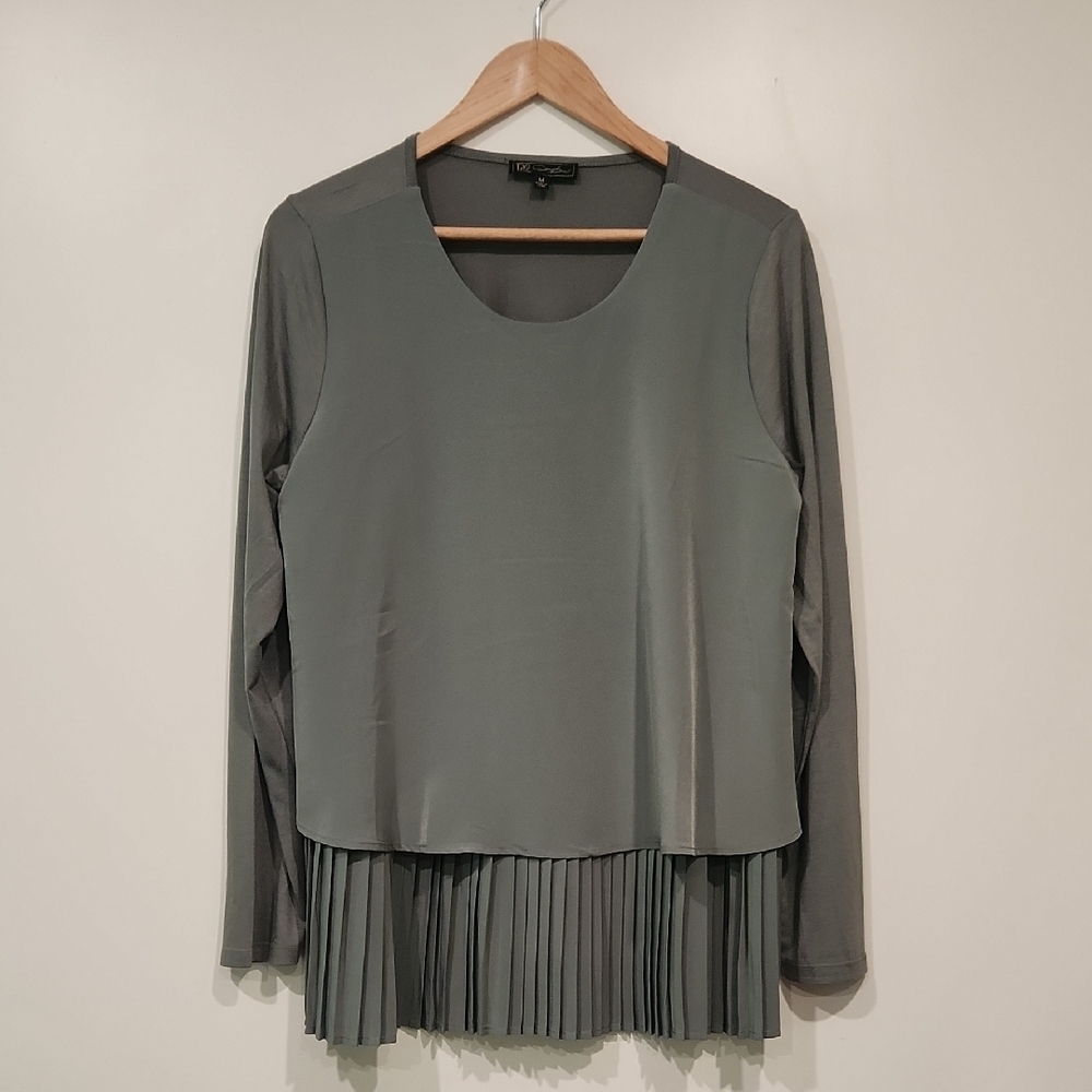 Elegant Gray Pleated Women's Top‎